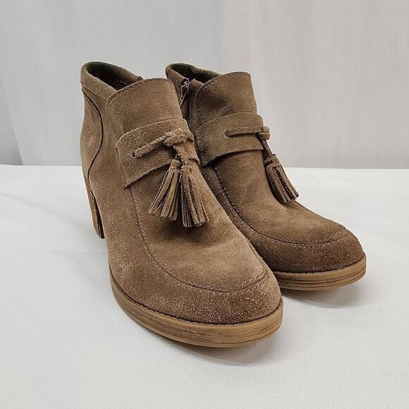 Nine West Size 7.5 Ellison Tassle Suede Leather Tan Ankle Booties Fall I - Picture 1 of 9